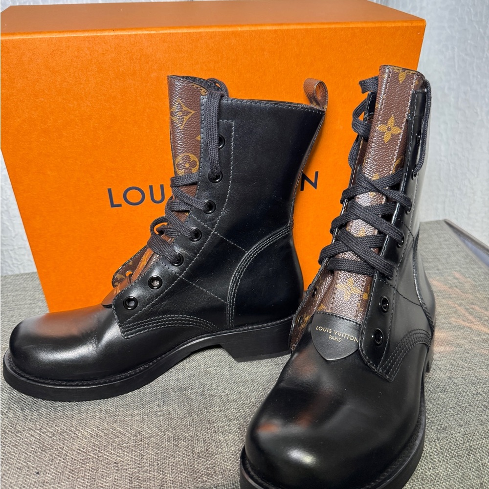 Louis Vuitton Black Leather Sole